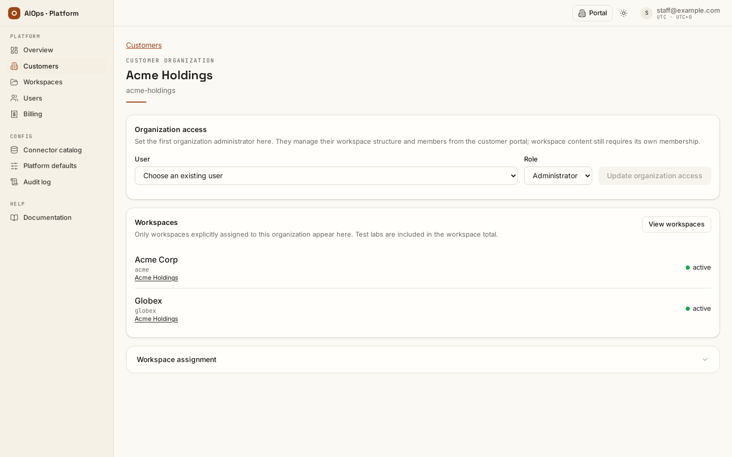 Customer detail lists directly assigned workspaces, organization access and optional explicit workspace-assignment controls.